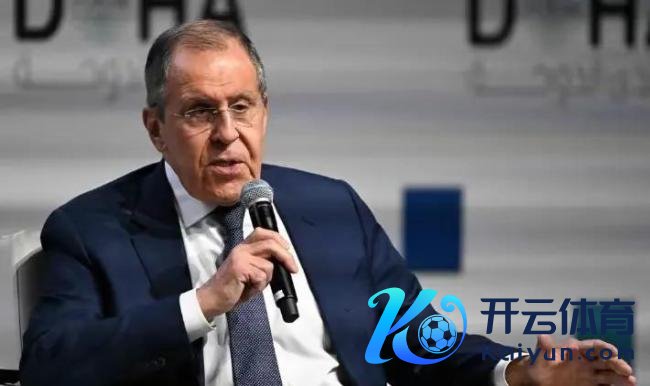 英国首相为何会给乌克兰旱苗得雨 背后的政事总共