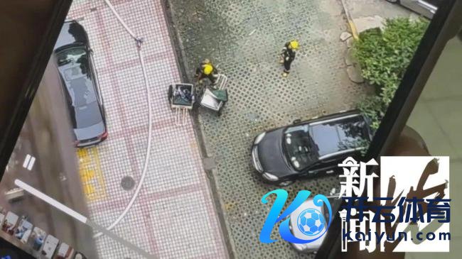 八旬老伯家中生气上千件快递堵门 消防破门后恐惧……